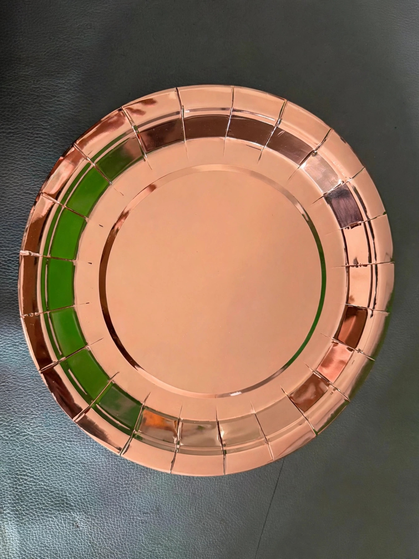 Platos de papel dorados de 9 pulgadas